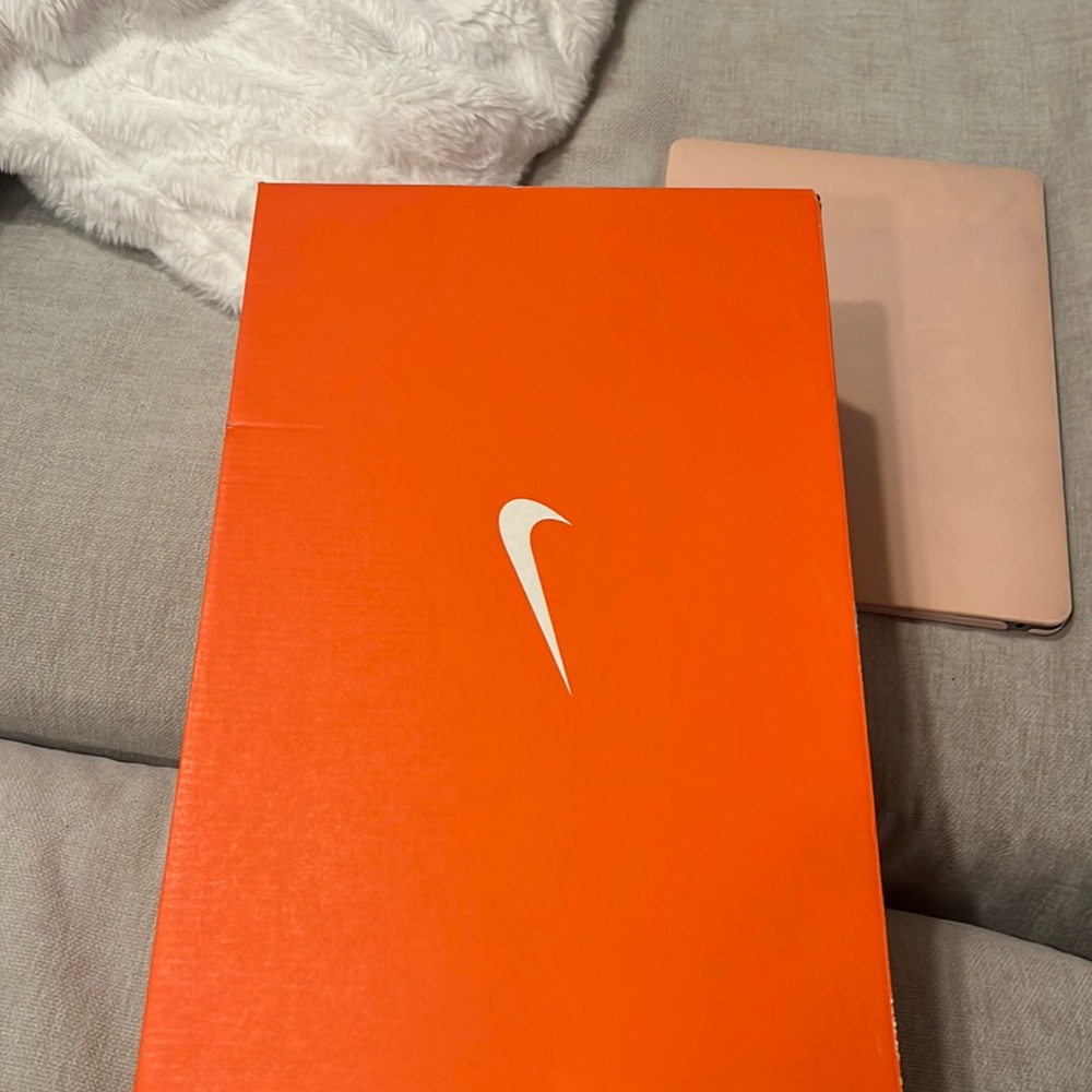 Nike bball shoes